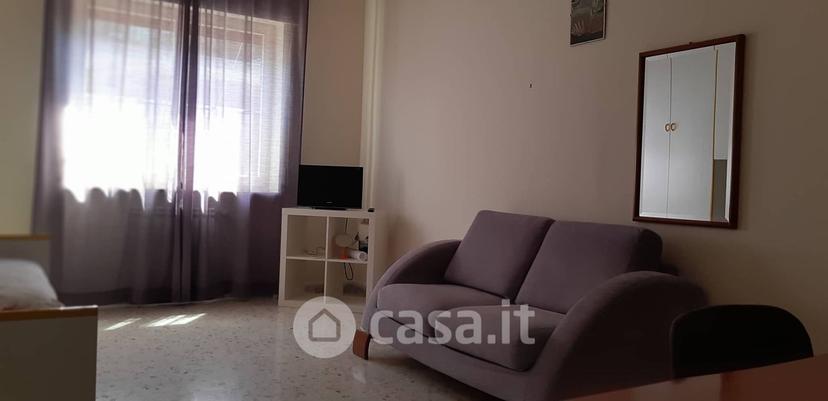 Stanza in Viale Abramo Lincoln 77 — foto 3 di 5