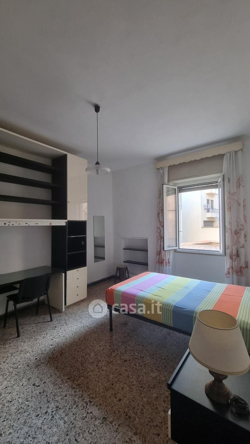 Stanza in Via dei Mille 18 — foto 6 di 11