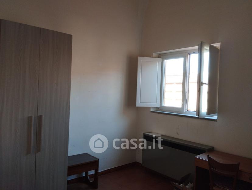 Stanza in Via Lussemburgo — foto 9 di 9