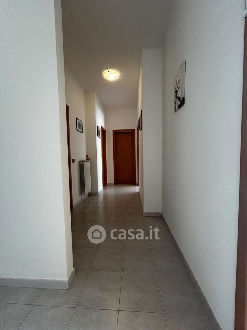 Stanza in Via Principe di Piemonte — foto 2 di 17
