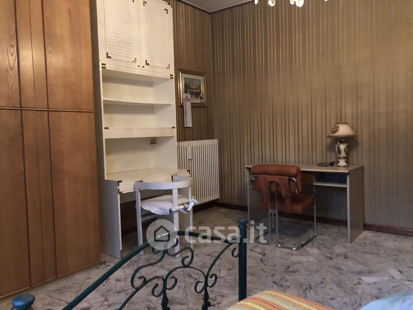 Stanza in Via Romania 35 — foto 2 di 14