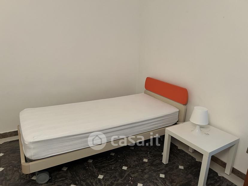 Stanza in Via Pasquale Vena 31 — foto 24 di 26