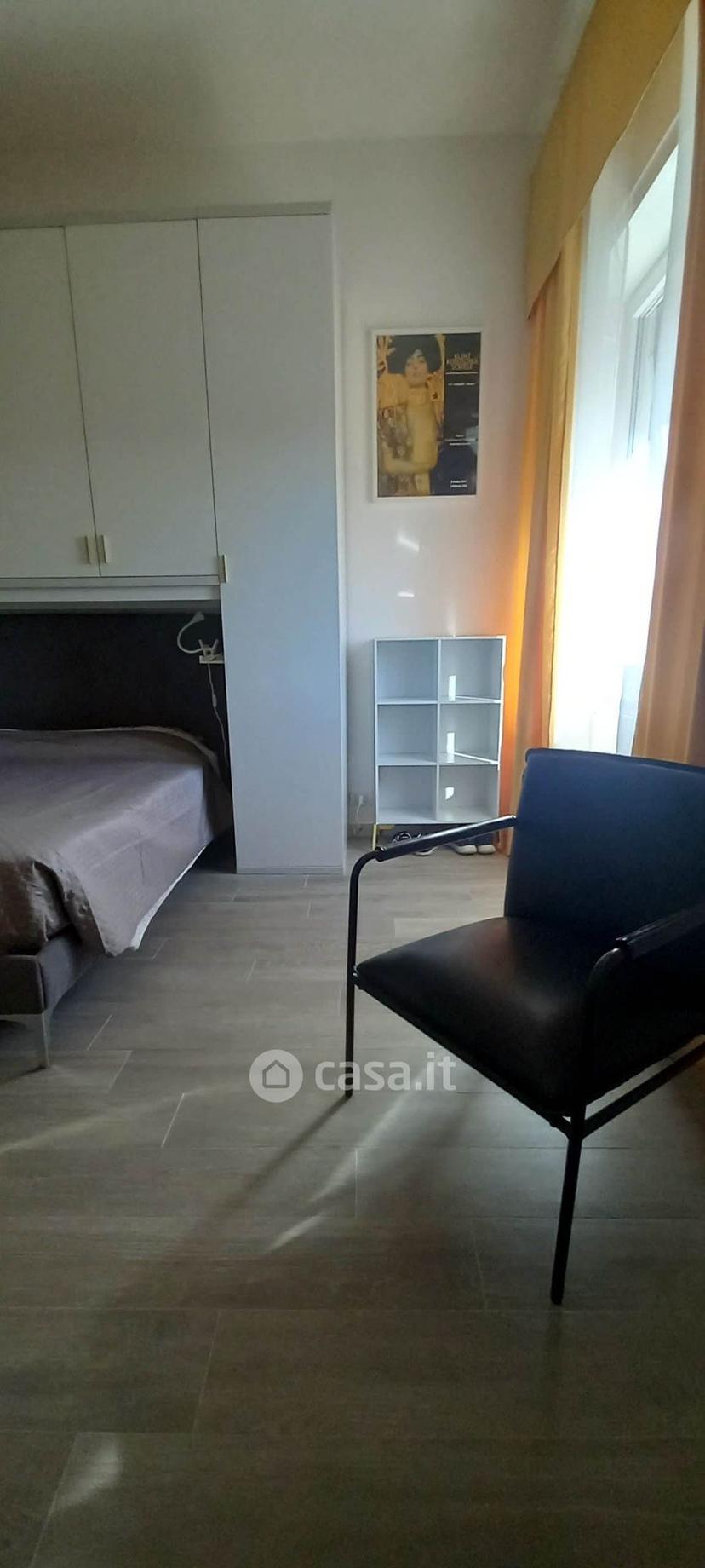 Stanza in Via Valfortore 3 — foto 4 di 13