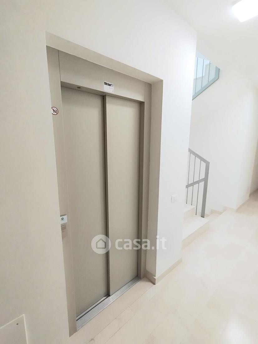 Stanza in Via Sallustio 49 — foto 7 di 32