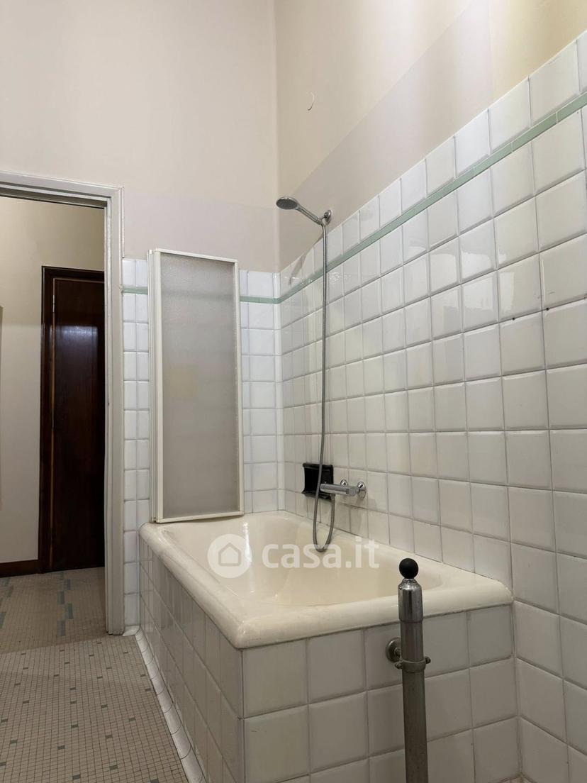 Stanza in Via Giuseppe Verdi 14 — foto 13 di 32
