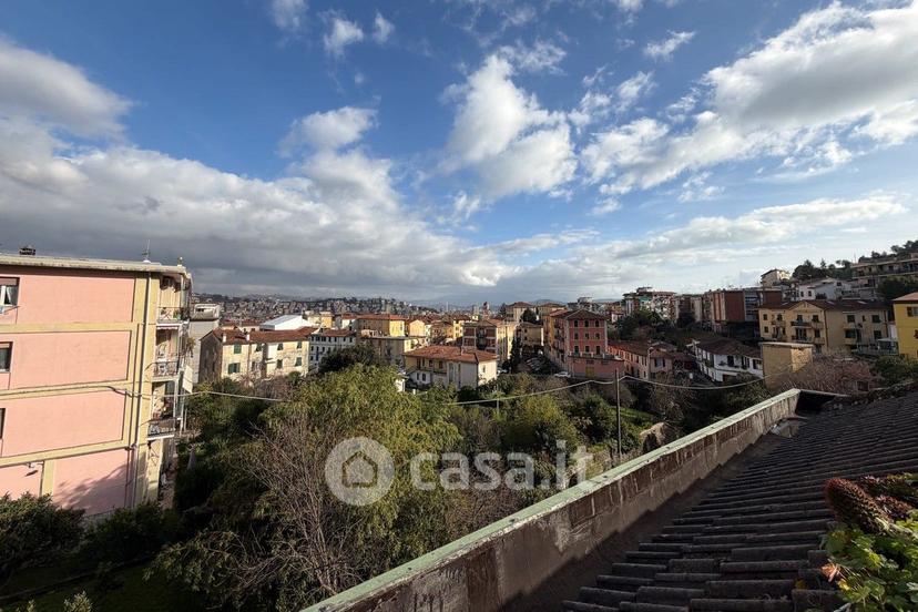 Stanza in Via Luigi Cozzani — foto 6 di 8