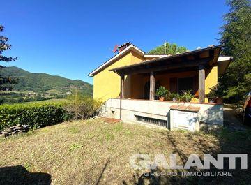 Casa indipendente in Vendita in Via Frascole a Dicomano