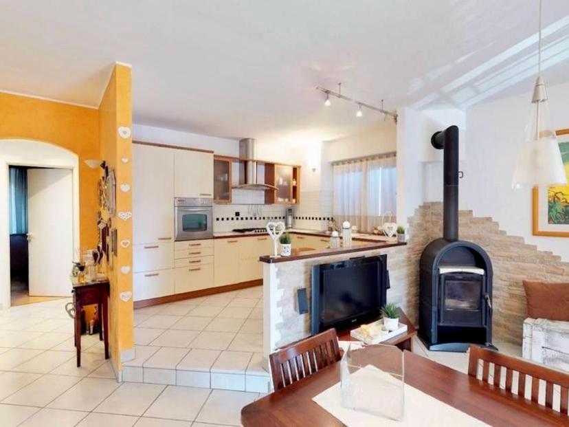 Villa unifamiliare, Travesio — foto 3 di 5