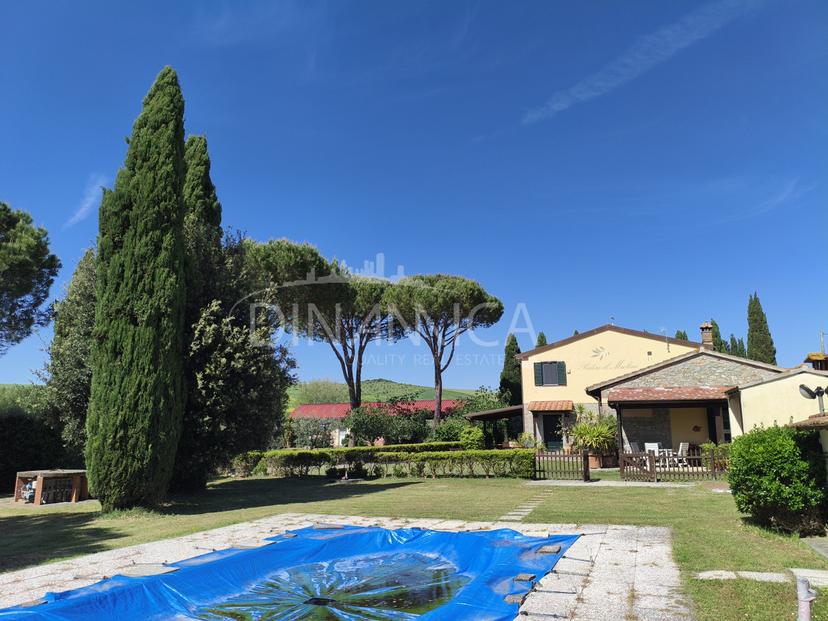 Casale, Santa Luce