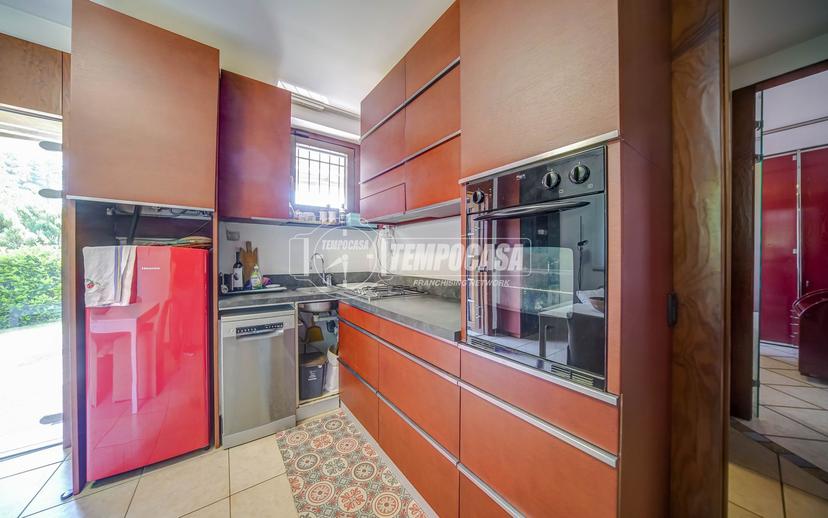 Bilocale in Via Alcide De Gasperi 27/-, Besnate — foto 3 di 5