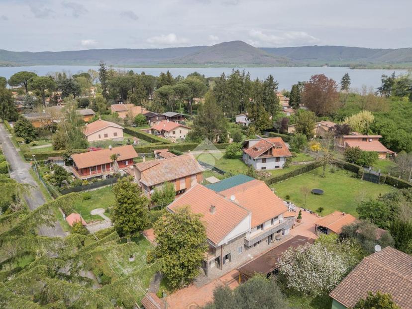 Villa in Via delle Robinie 6, Ronciglione — foto 2 di 5