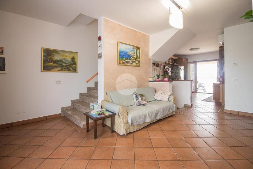 Villa a schiera in Viale J.F Kennedy 6, Garbagnate Milanese — foto 2 di 5