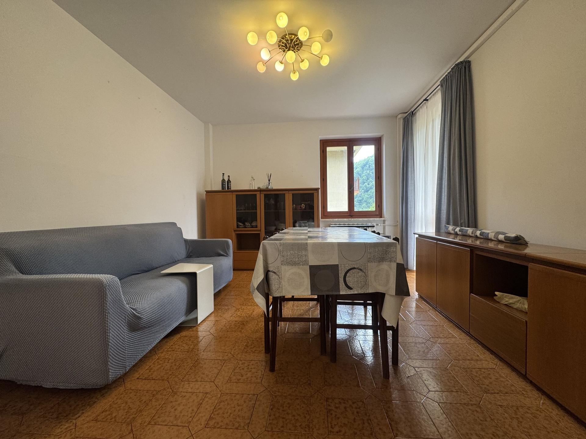Trilocale in Frazione Ghisola 6, Paesana