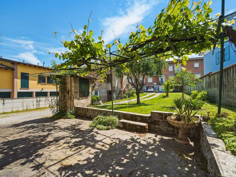 Casa indipendente in Roma 37, Quattro Castella