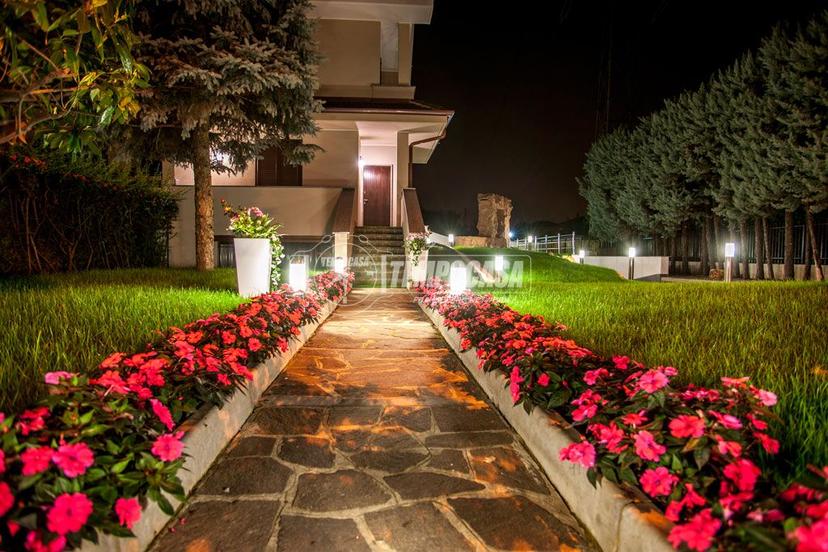 Villa a schiera in Via Carlo Cattaneo, Brugherio — foto 2 di 5