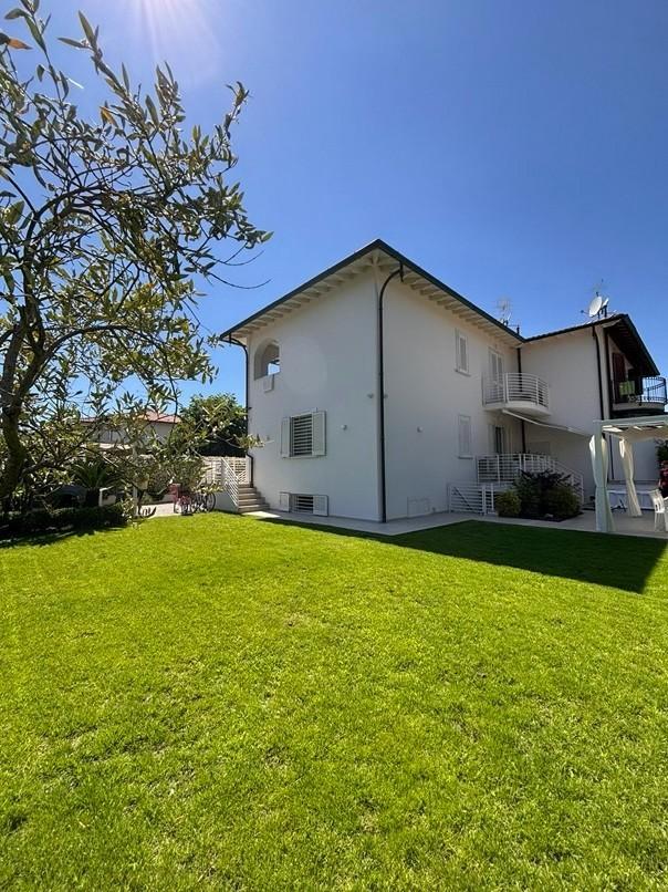 Villa bifamiliare, Montignoso — foto 5 di 5
