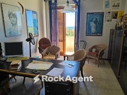 Appartamento in Via Torre, Caulonia