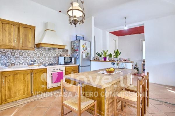 Villa in Via XXV Aprile 11, Carnago — foto 4 di 5