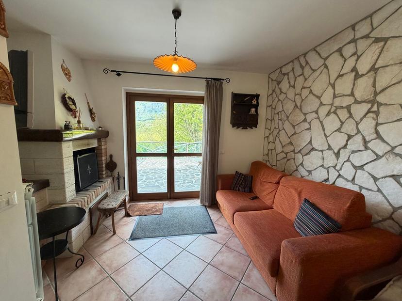 Villa a schiera in Via Monterotondo Snc, Rocca di Cambio — foto 5 di 5