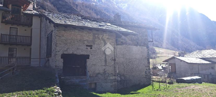 Rustico in Frazione Voueces, Ollomont