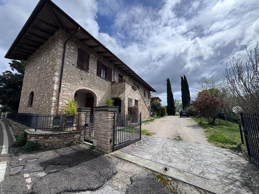 Casa indipendente in Via Capitolo delle Stuoie 3, Assisi — foto 3 di 5