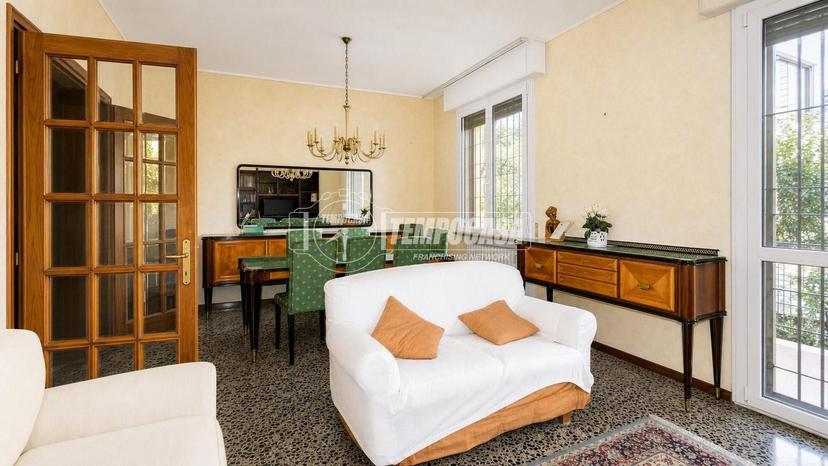 Quadrilocale in Via Matilde di Canossa, Reggio nell'Emilia — foto 3 di 5