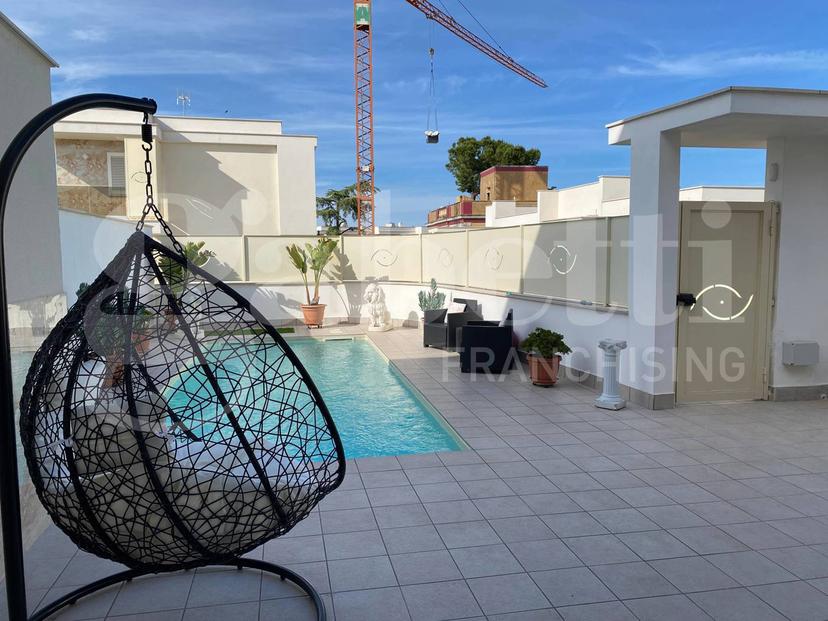 Villa trifamiliare in Via Andrea Gusmai, Trani — foto 4 di 5