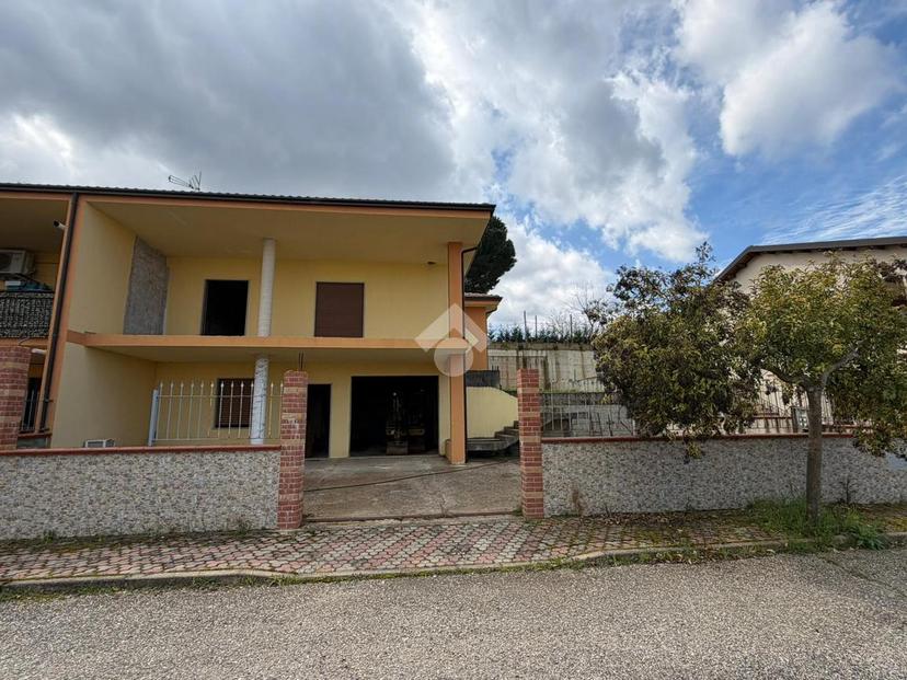 Villa a schiera in Contrada Pantanello, San Giorgio Albanese — foto 2 di 5