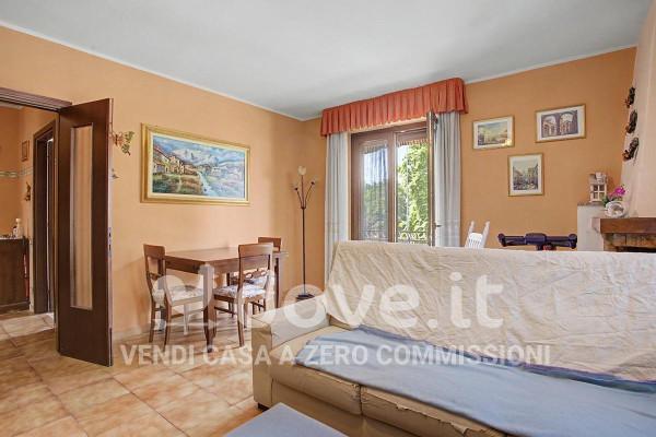 Trilocale in Via G. Leopardi 3, Caravate — foto 4 di 5