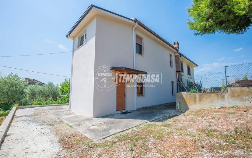 Trilocale in Contrada Montecretaccio 24, San Benedetto del Tronto — foto 2 di 5