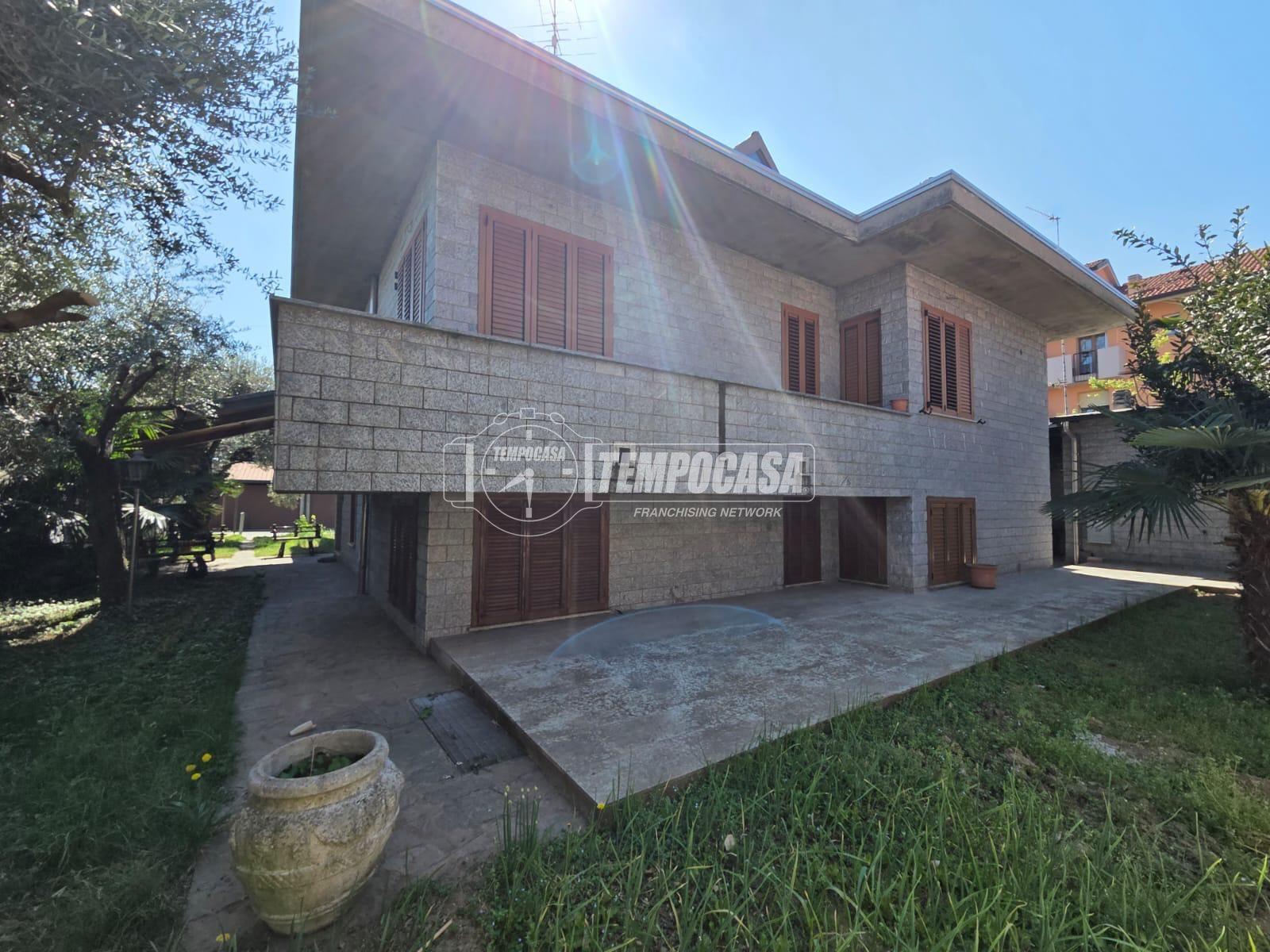 Villa in Via Firenze 34, Canegrate