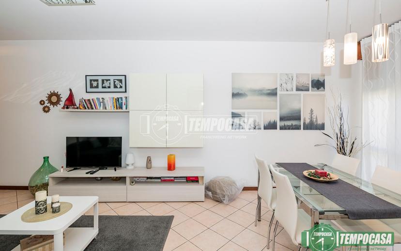 Bilocale in Via G. Falcone 29, Borgo San Giovanni — foto 2 di 5