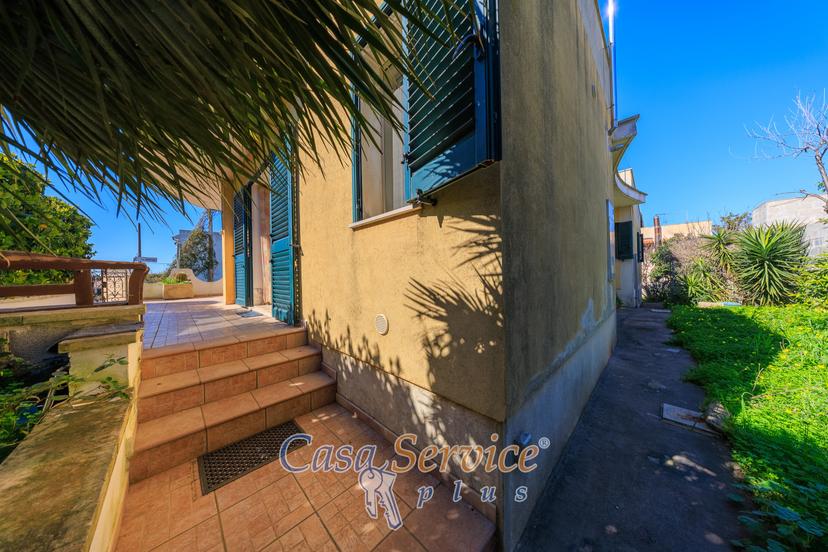 Villa in Via Supersano, Casarano