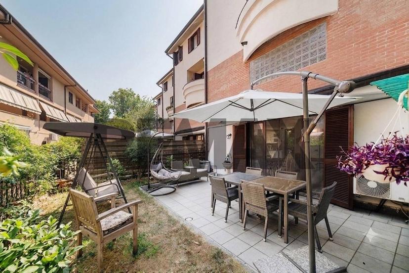 Villa a schiera in Via Correggio 11, Monza — foto 2 di 5