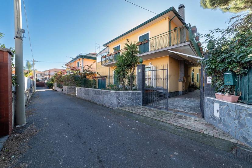 Villa in Vicolo degli Aranci 11, Tremestieri Etneo