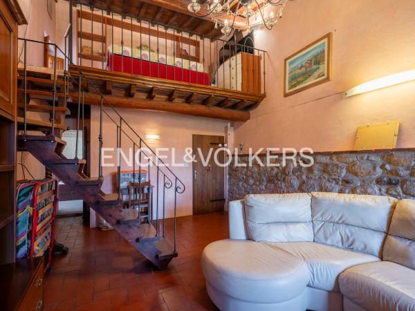 Villa bifamiliare in Via Vecchia Pisana, Lastra a Signa