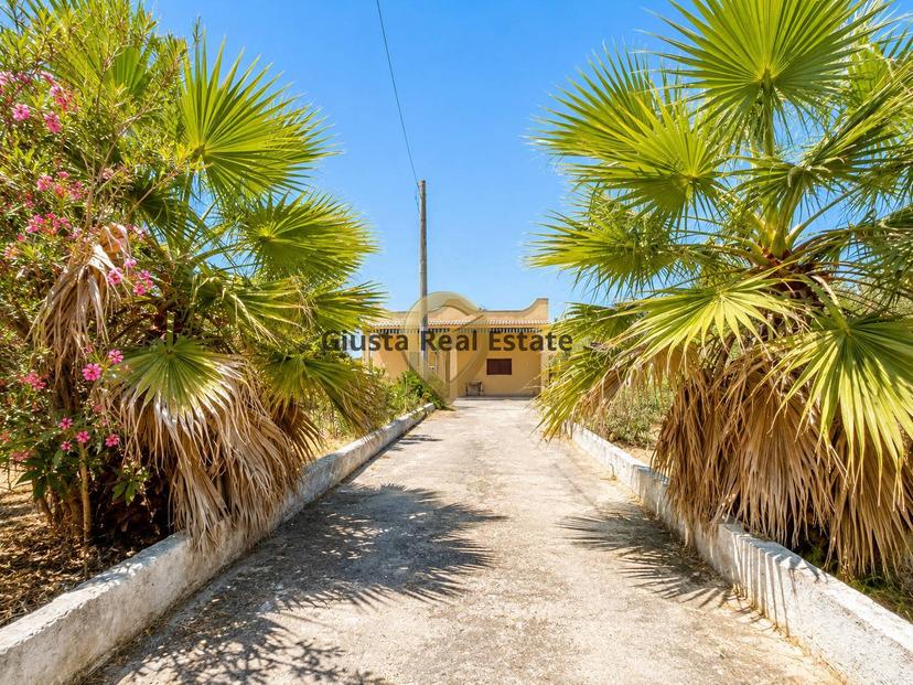 Villa in Contrada Lamia S.N.C, Oria — foto 5 di 5