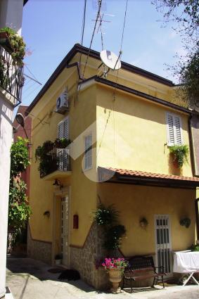 Casa indipendente in Via Sant'Angelo in Theodice 19, Cassino — foto 3 di 5