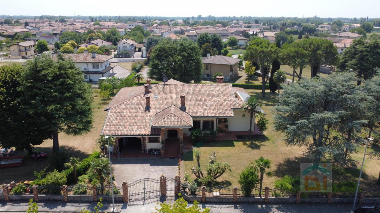 Villa in Via Jacopo Pirona 2, Castions di Strada