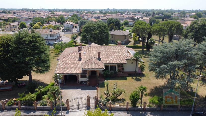Villa in Via Jacopo Pirona 2, Castions di Strada