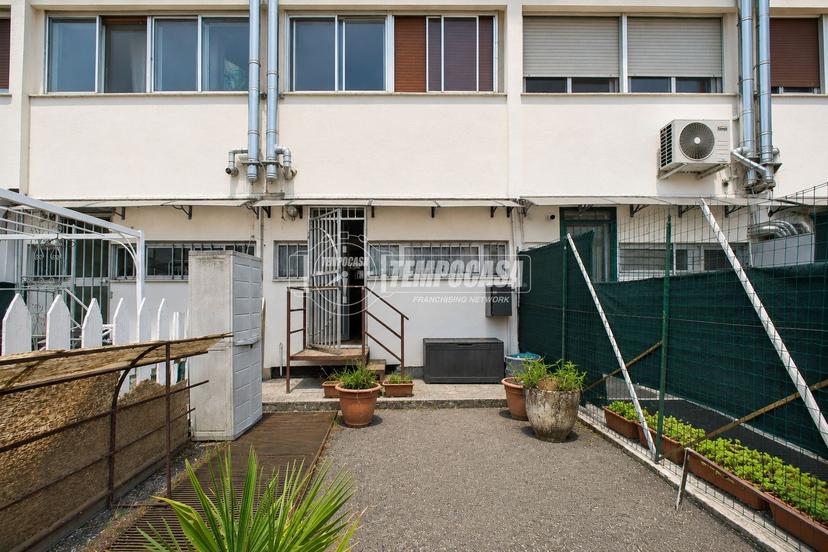 Villa a schiera, Novara