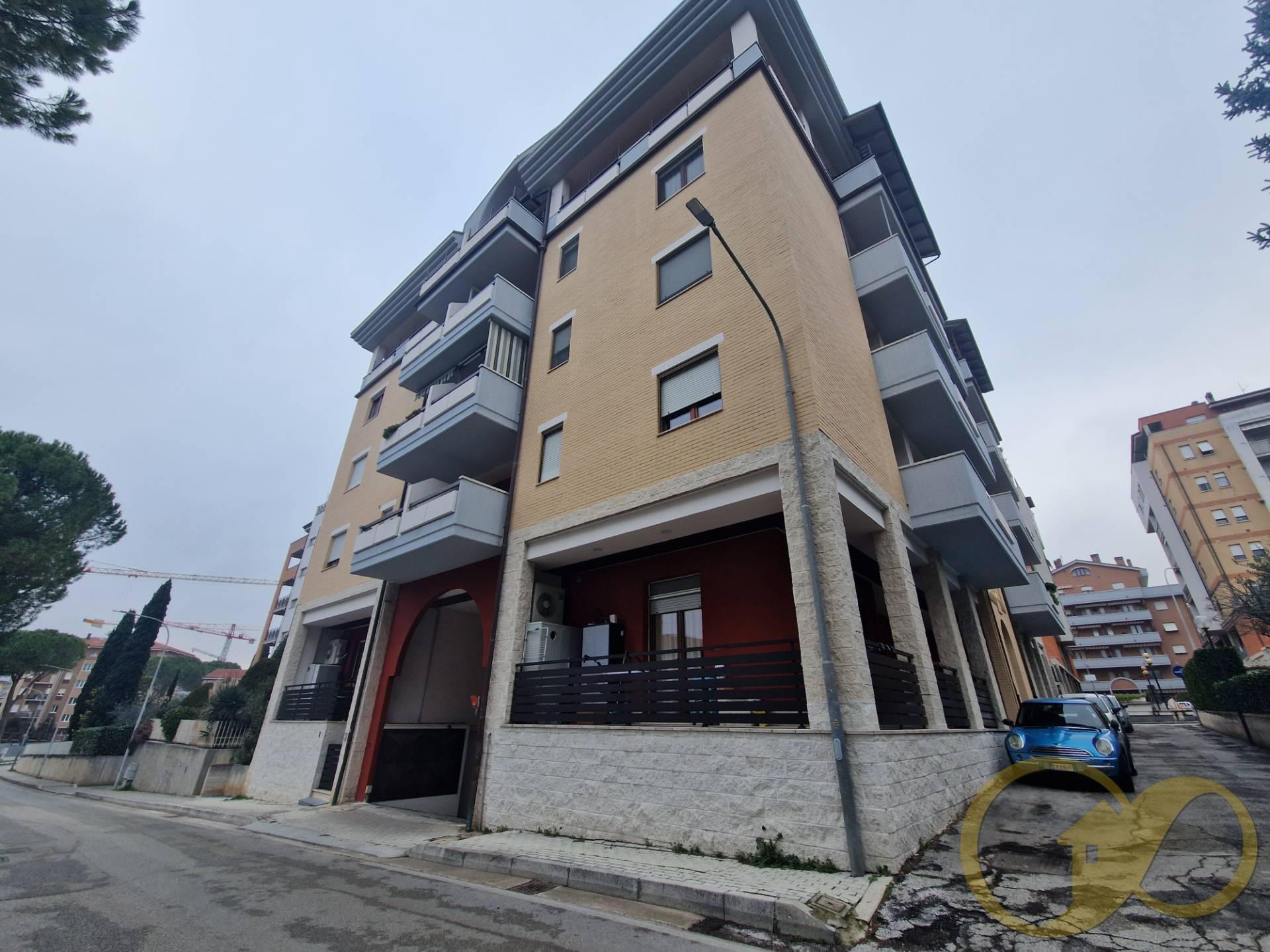 Trilocale in Via F. Brancadori, Tolentino