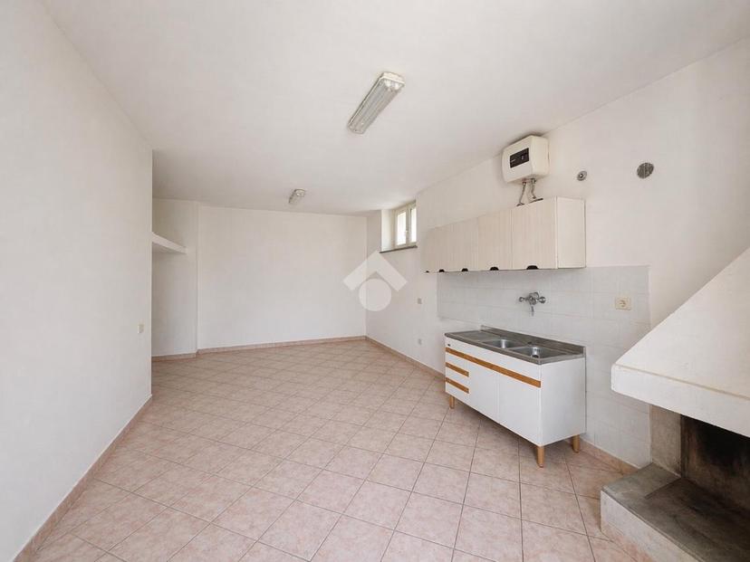 Rustico in Vicolo Bernardino Iacobini 10, Lanuvio — foto 2 di 5
