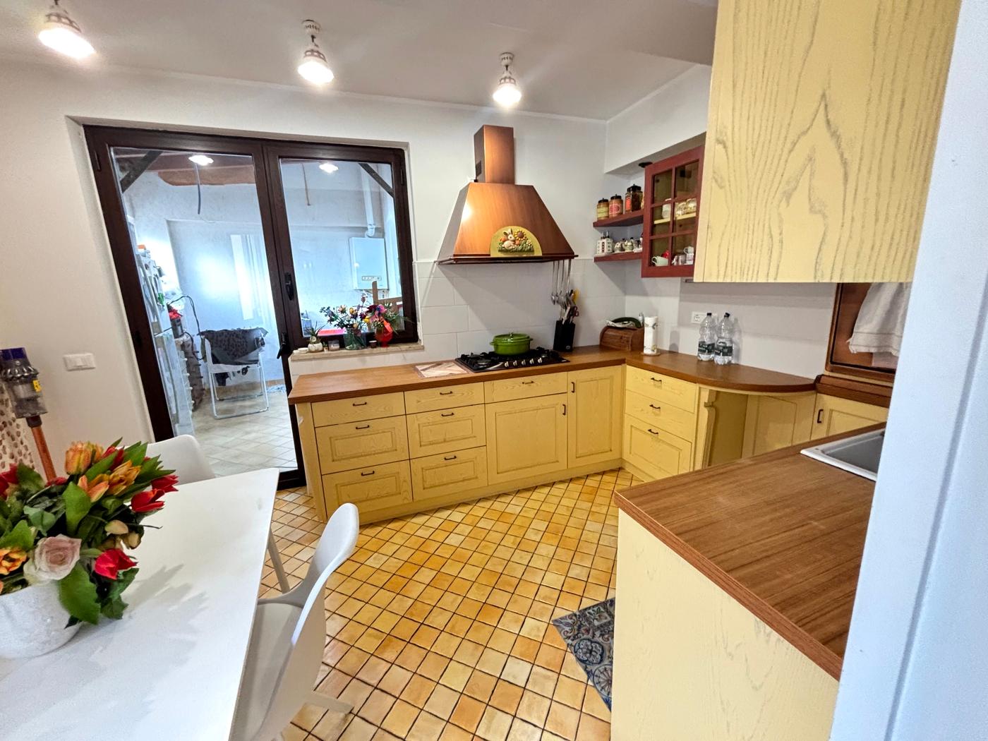 Quadrilocale in Via Garibaldi 489, Barcellona Pozzo di Gotto