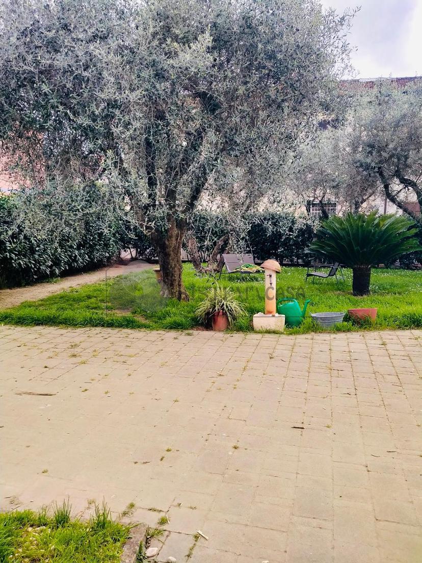 Villa a schiera in Via della Crociata Snc, Sarzana