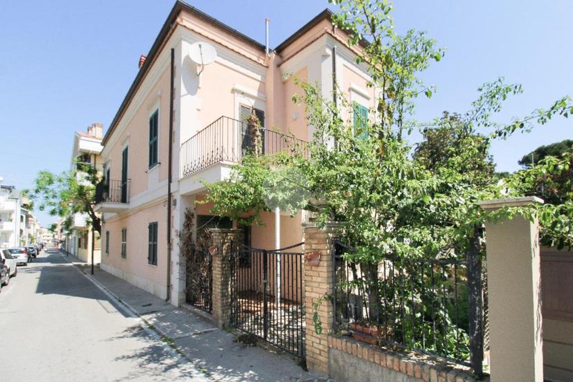 Villa in Via Cristoforo Colombo 77, Pineto — foto 4 di 5