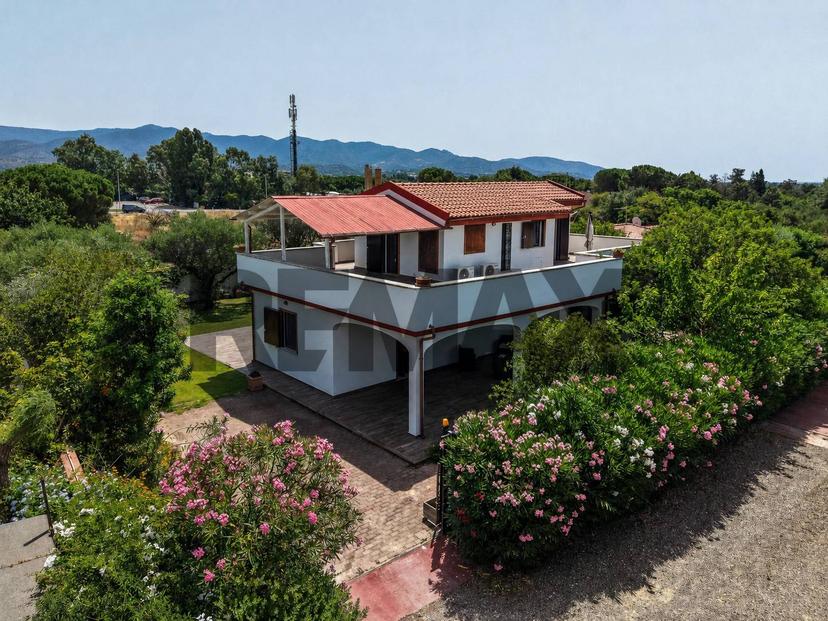 Villa in Via Picasso 18, Quartu Sant'Elena — foto 2 di 5