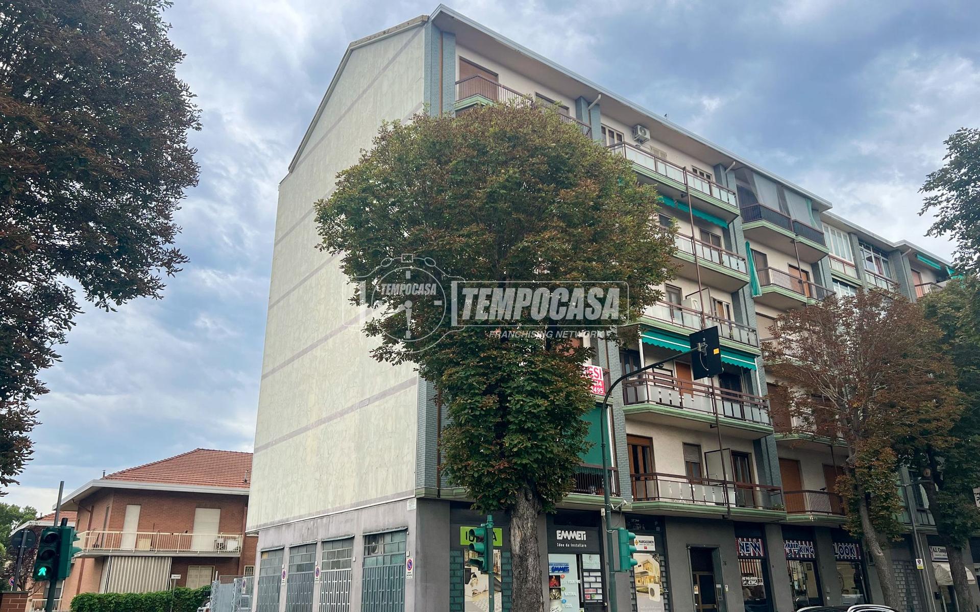 Trilocale in Corso Cesare Battisti 76/Sc Sx , Carignano