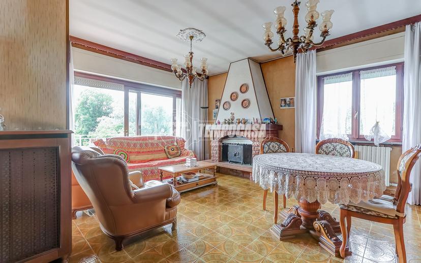 Trilocale in Via Copelli 7/a, Luino