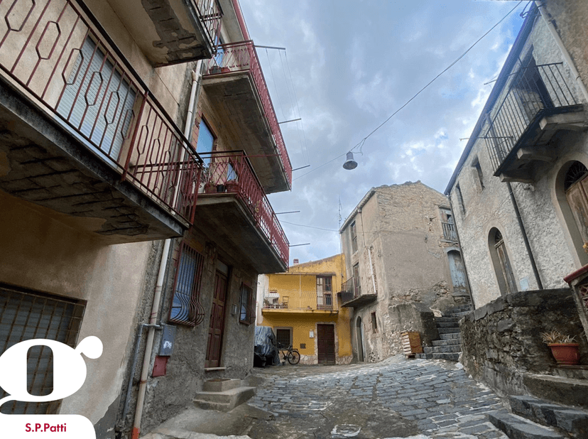 Casa indipendente in Via Gorgone, San Piero Patti